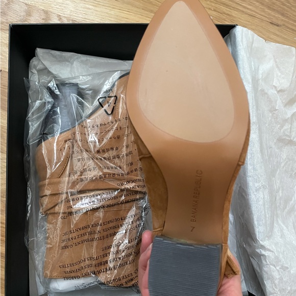 NWT Banana Republic Ankle Boots Suede - Canton Style - Picture 3 of 5